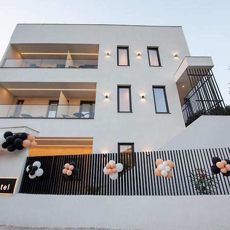 Calma Boutique Hotel Vlorë Екстериор снимка